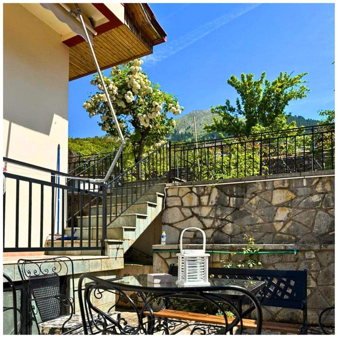 Memories Apartments Μονοκατοικία Στο Καρπενήσι Exterior photo